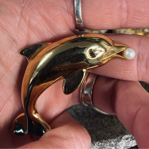 Dolphin with pearl brooch ❤️ - Picture 6 of 8